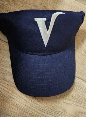 Navy blue baseball cap With embroidered letter "V" New